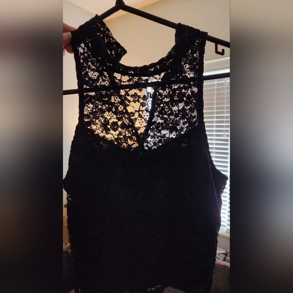 A&f crop - Picture 1 of 1